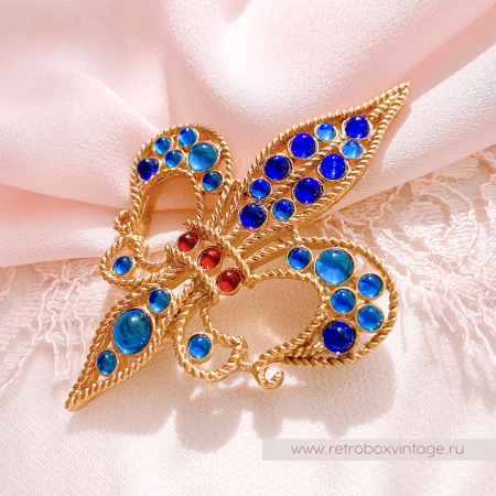 MONET Брошь «Королевский флер де лис» синими кабошонами (в коробке)