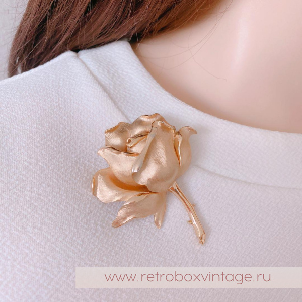 TRIFARI Брошь «Роза с пышным бутоном: золото»