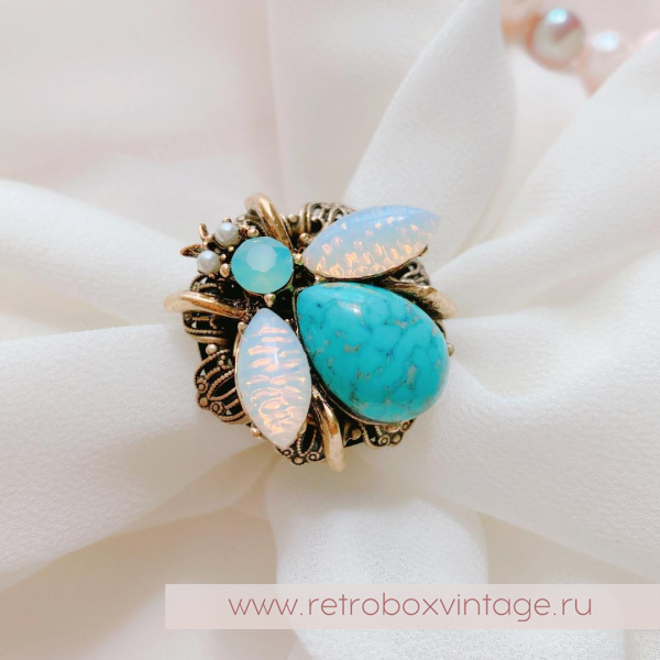 SWEET ROMANCE Кольцо «Пастельная пчелка: бирюза»