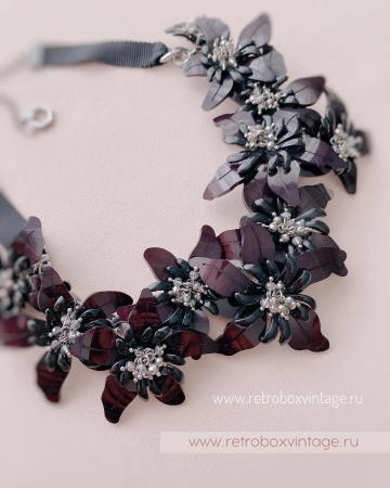 VERA WANG Ожерелье «Тайна ночных цветов»