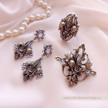 SWEET ROMANCE Серьги «Флер де лис - королевская лилия» SWEET ROMANCE Серьги «Флер де лис - королевская лилия»
