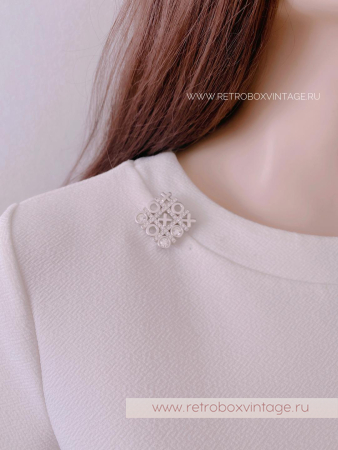 SWAROVSKI Брошь «Крестики-нолики: серебро»