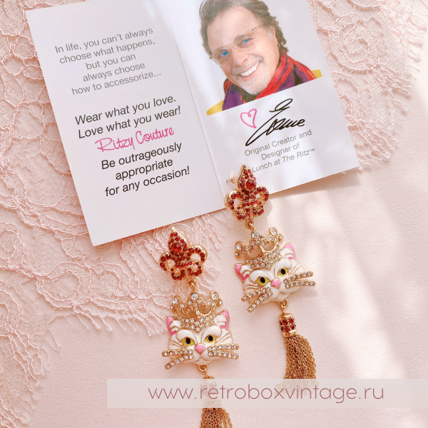 RITZY COUTURE Серьги «Белая королева кошек: золото» с кисточкой RITZY COUTURE Серьги «Белая королева кошек: золото» с кисточкой
