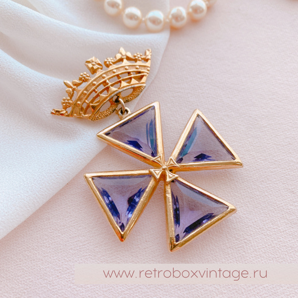 ACCESSOCRAFT Брошь-кулон "Символ доблести: орден с крестом и короной" аметист (н/м)