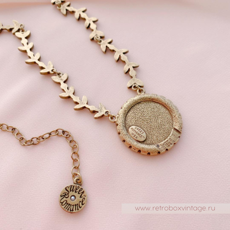 SWEET ROMANCE Колье «Заяц в сирени» SWEET ROMANCE Колье «Заяц в сирени»