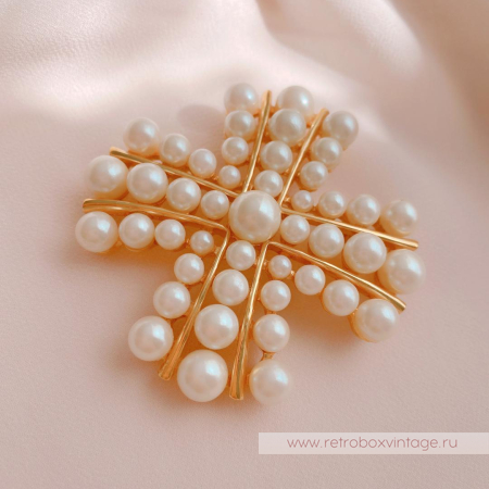 JOAN RIVERS Брошь «Жемчужный мальтийский крест»