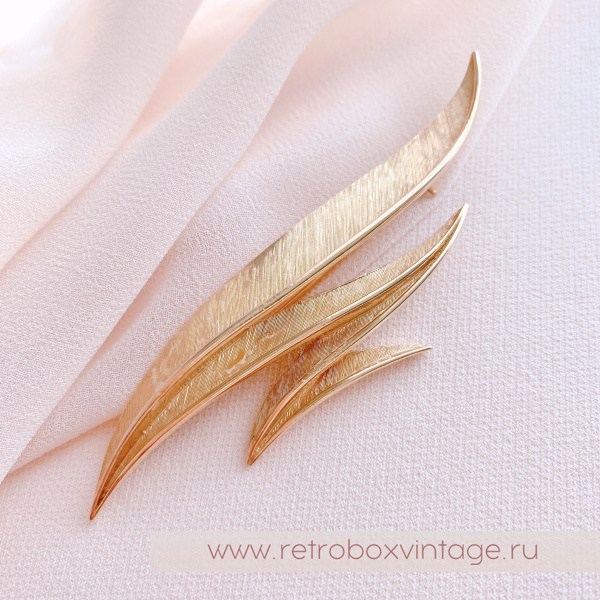 TRIFARI Брошь «Гармония жизни: золото» зигзаг