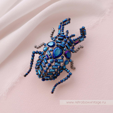 VERA WANG Брошь «Кристальный жук» VERA WANG Брошь «Кристальный жук»