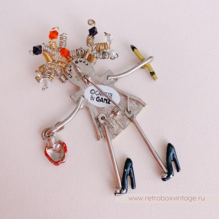 CARRETTE BY GANZ Брошь «Кудряшка учительница»