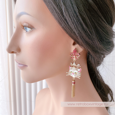 RITZY COUTURE Серьги «Белая королева кошек: золото» с кисточкой RITZY COUTURE Серьги «Белая королева кошек: золото» с кисточкой