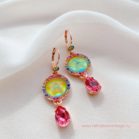 KIRKS FOLLY Серьги "Лунная роса: хамелеон иридис с малиновыми капельками в золоте"