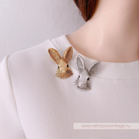 JJ / JONET JEWELRY Брошь «Лунный заяц: серебро»