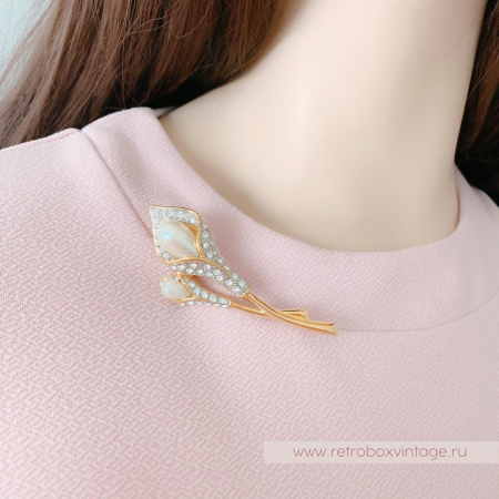 EDITH VANDERBILT Брошь «Жемчужные каллы»