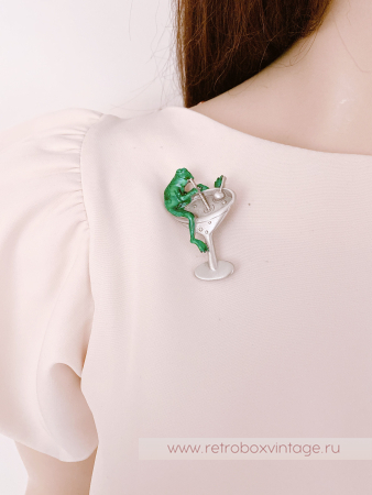 JJ / JONET JEWELRY Брошь "Лягушка и мартини"