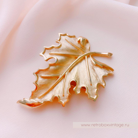 TRIFARI Брошь «Танец кленового листа: золото» TRIFARI Брошь «Танец кленового листа: золото»