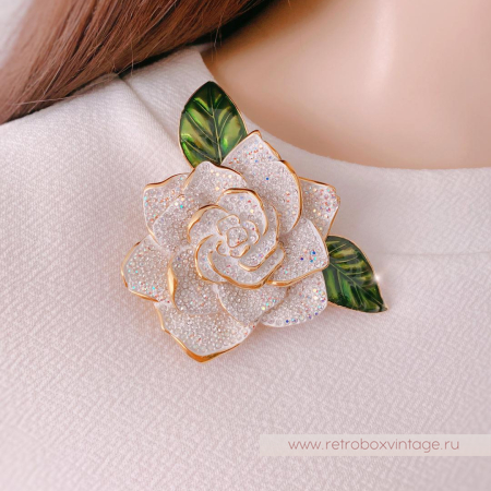 JOAN RIVERS Брошь «Кристальная белая гардения»